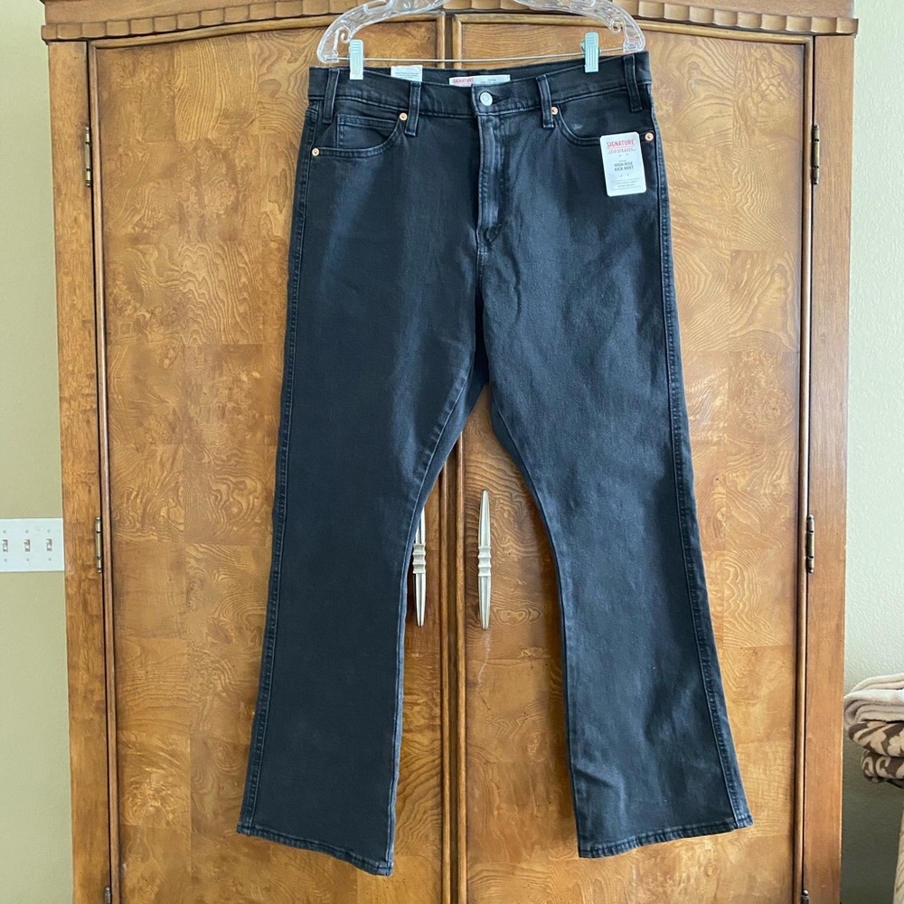 Signature by Levi’s black bootcut kick jeans size 12 NWT